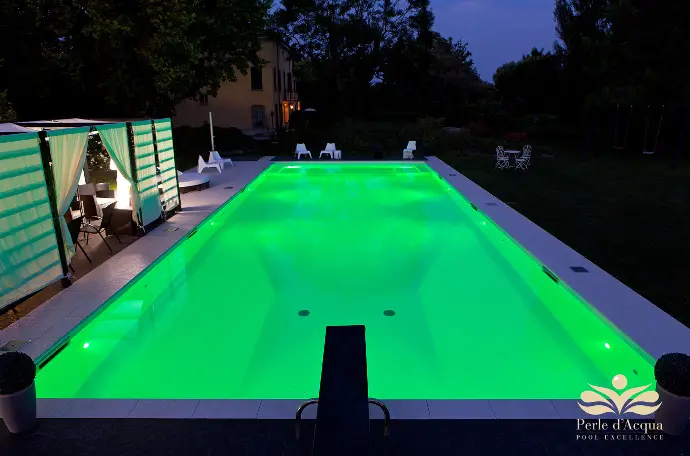 Trasformatori Luci LED a basso consumo per illuminazione esterna piscina